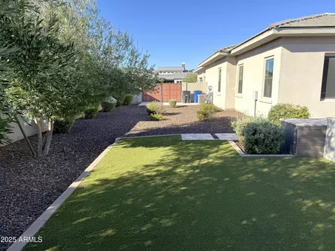 Exterior - 2735 E Kingbird Dr, Gilbert, AZ 85297 photo 11 of 12
