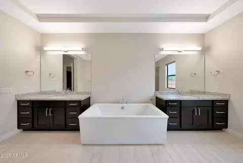 Bath - 2735 E Kingbird Dr, Gilbert, AZ 85297 photo 6 of 7