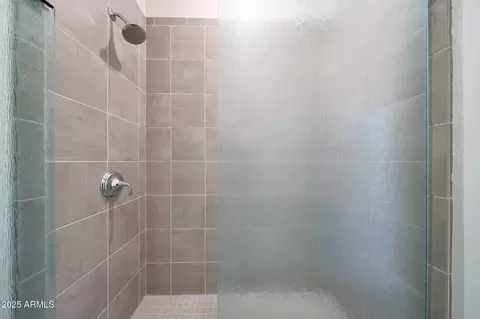 Bath - 2735 E Kingbird Dr, Gilbert, AZ 85297 photo 3 of 7