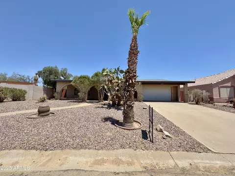 15701 S Coral Rd, Arizona City, AZ 85123
