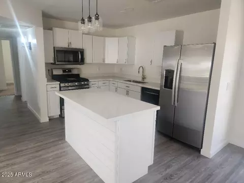 138 E Monte Way, Phoenix, AZ 85042 photo 6