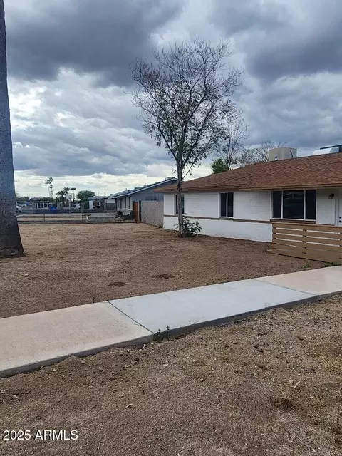138 E Monte Way, Phoenix, AZ 85042 photo 24