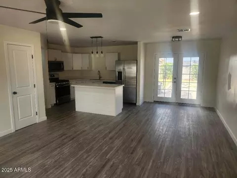 138 E Monte Way, Phoenix, AZ 85042 photo 11