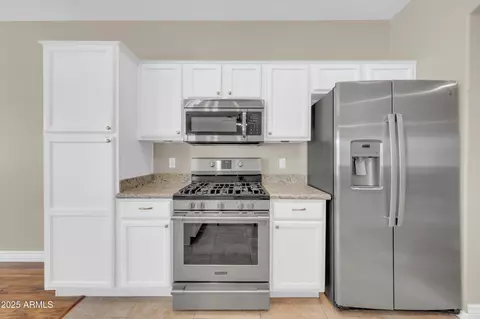 Kitchen - 3565 E Meadowview Dr, Gilbert, AZ 85298 photo 2 of 3