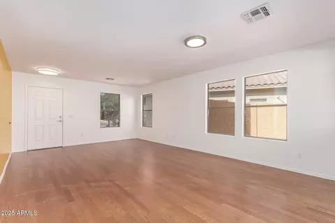 304 E Beth Dr, Phoenix, AZ 85042 photo 8
