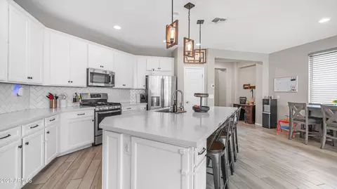 Kitchen - 2822 E Hidalgo Ave, Phoenix, AZ 85040 photo 2 of 5