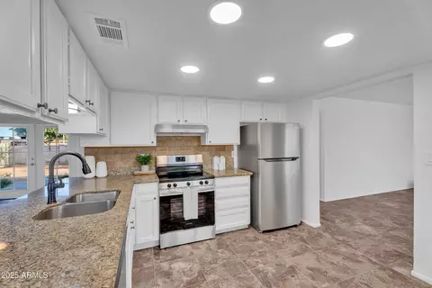 607 E Holmes Ave, Mesa, AZ 85204 photo 8