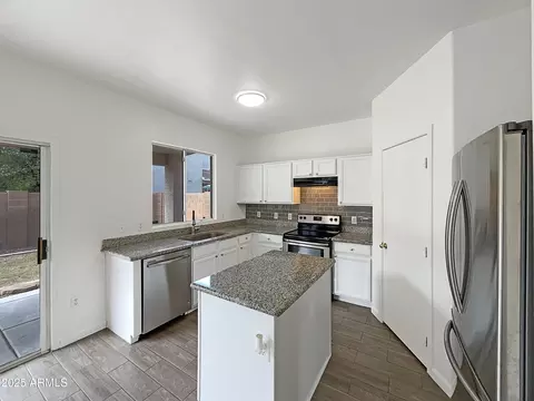 4005 W Carter Rd, Phoenix, AZ 85041 photo 6