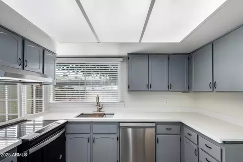Kitchen - 4743 N 26th Ln, Phoenix, AZ 85017 photo 3 of 3