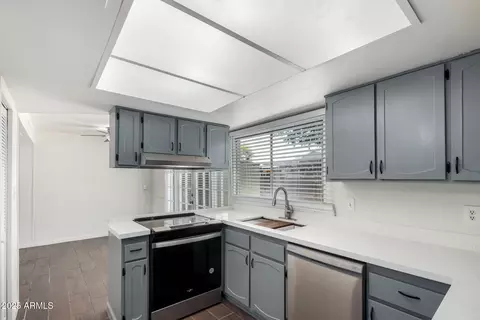 Kitchen - 4743 N 26th Ln, Phoenix, AZ 85017 photo 2 of 3