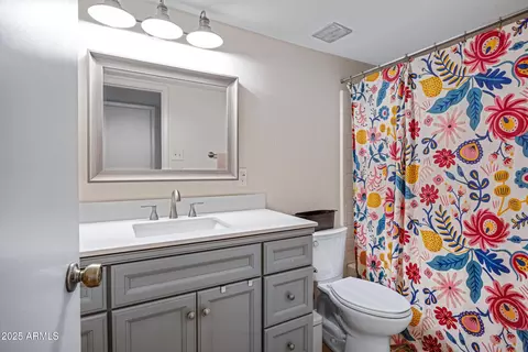 Bath - 5312 E Windsor Ave, Phoenix, AZ 85008 photo 2 of 2