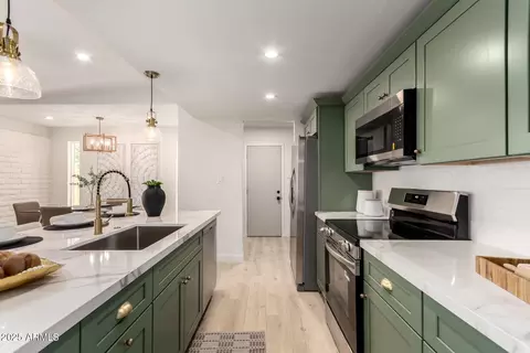 Kitchen - 7125 N 23rd Ave, Phoenix, AZ 85021 photo 2 of 3