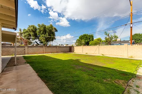 Exterior - 7125 N 23rd Ave, Phoenix, AZ 85021 photo 7 of 7