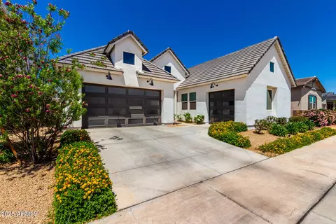 Exterior - 10156 E Talon Ave, Mesa, AZ 85212 photo 4 of 9