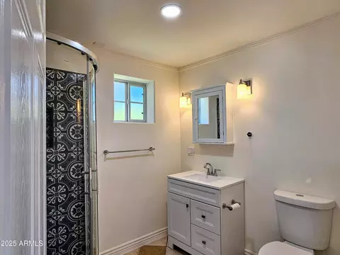 Bath - 1374 S Naco Hwy, Bisbee, AZ 85603 photo 5 of 7
