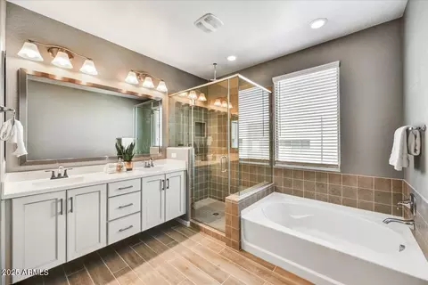 Bath - 25326 N 19th Dr, Phoenix, AZ 85085 photo 2 of 3