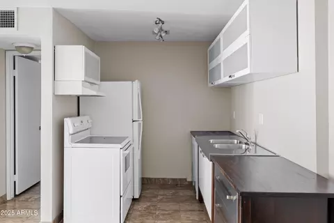 5525 E Thomas Rd #R11, Phoenix, AZ 85018