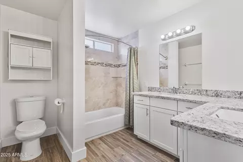 Bath - 4632 E Kachina Trl, Phoenix, AZ 85044 photo 2 of 4