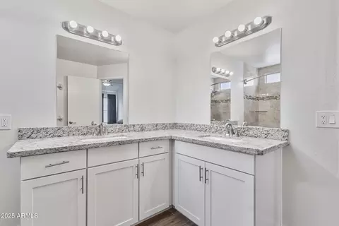 Bath - 4632 E Kachina Trl, Phoenix, AZ 85044 photo 1 of 4