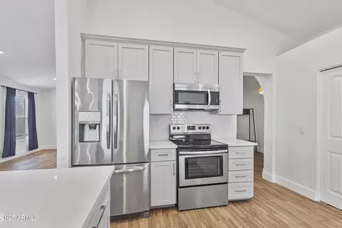 Kitchen - 4632 E Kachina Trl, Phoenix, AZ 85044 photo 3 of 3