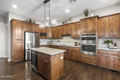 Kitchen - 31703 N 15th Dr, Phoenix, AZ 85085 photo 3 of 5