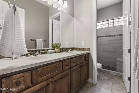 Bath - 31703 N 15th Dr, Phoenix, AZ 85085 photo 1 of 3