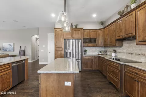 Kitchen - 31703 N 15th Dr, Phoenix, AZ 85085 photo 4 of 5