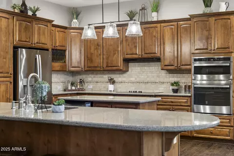 Kitchen - 31703 N 15th Dr, Phoenix, AZ 85085 photo 2 of 5
