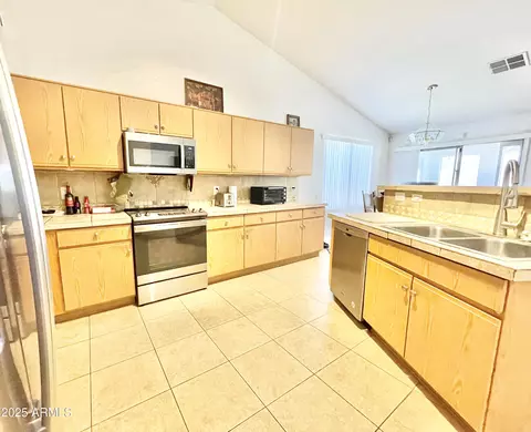 Kitchen - 723 S Weaver Dr, Apache Junction, AZ 85120 photo 3 of 4