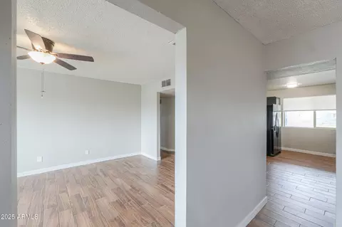 Entry Way - 2239 E Wier Ave, Phoenix, AZ 85040 photo 3 of 5