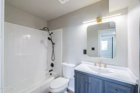 Bath - 2239 E Wier Ave, Phoenix, AZ 85040 photo 1 of 2