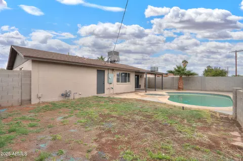 Exterior - 2239 E Wier Ave, Phoenix, AZ 85040 photo 7 of 7