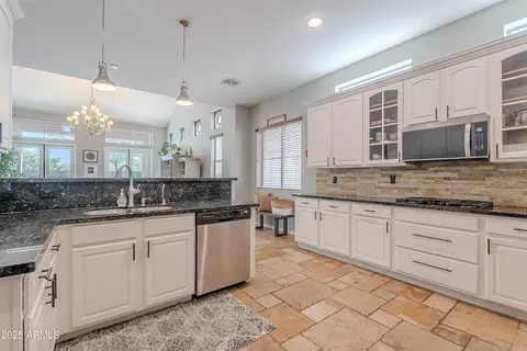 Kitchen - 2735 E Flower Ct, Gilbert, AZ 85298 photo 11 of 13
