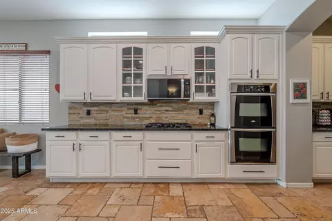 Kitchen - 2735 E Flower Ct, Gilbert, AZ 85298 photo 2 of 13