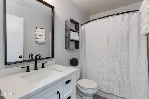Bath - 6907 S 8th Dr, Phoenix, AZ 85041 photo 3 of 3