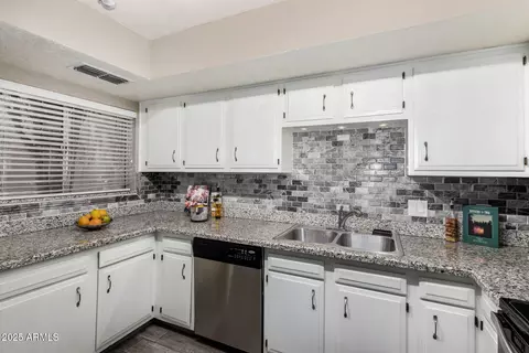 4033 E Larkspur Dr, Phoenix, AZ 85032 photo 13
