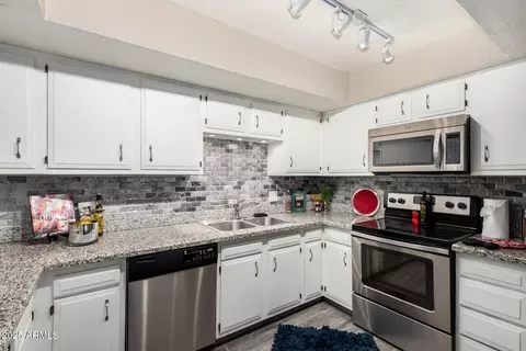 4033 E Larkspur Dr, Phoenix, AZ 85032 photo 12