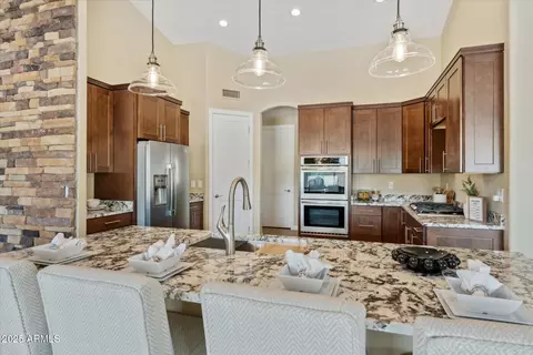 616 E Lavitt Ln, Phoenix, AZ 85086 photo 13