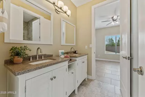 616 E Lavitt Ln, Phoenix, AZ 85086 photo 31