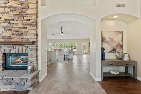 616 E Lavitt Ln, Phoenix, AZ 85086 photo 8