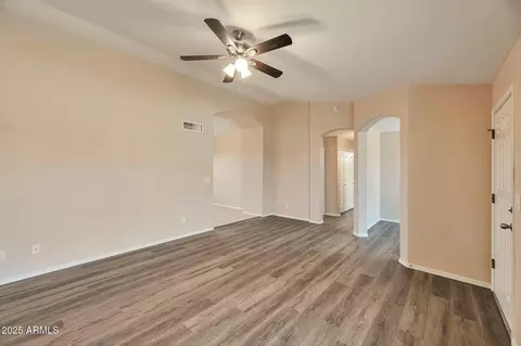 825 E Michigan Ave, Phoenix, AZ 85022 photo 3