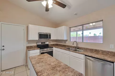 825 E Michigan Ave, Phoenix, AZ 85022 photo 8