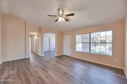 825 E Michigan Ave, Phoenix, AZ 85022 photo 2