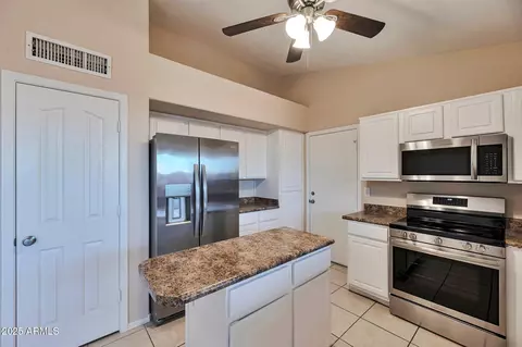 825 E Michigan Ave, Phoenix, AZ 85022 photo 6
