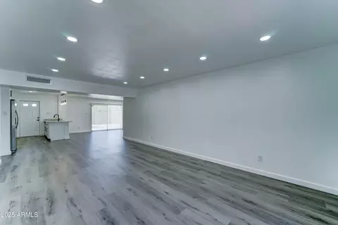 Living - 907 E Broadmor Dr, Tempe, AZ 85282 photo 1 of 8