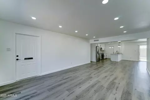 Living - 907 E Broadmor Dr, Tempe, AZ 85282 photo 2 of 8