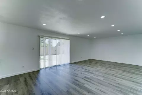 Living - 907 E Broadmor Dr, Tempe, AZ 85282 photo 5 of 8