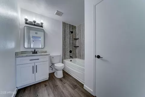 Bath - 907 E Broadmor Dr, Tempe, AZ 85282 photo 2 of 2