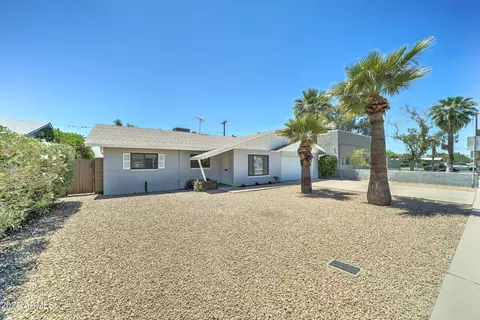 Exterior - 907 E Broadmor Dr, Tempe, AZ 85282 photo 2 of 4
