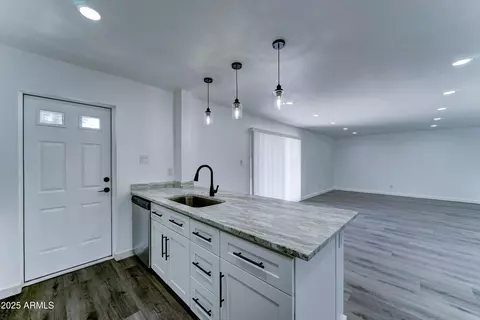 Kitchen - 907 E Broadmor Dr, Tempe, AZ 85282 photo 3 of 5